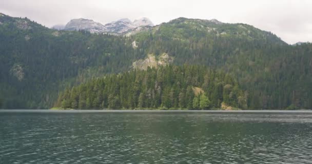 Fekete tó a Durmitor Nemzeti park-Montenegró — Stock videók