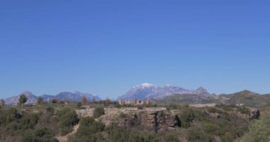 Aspendos tepede yıkılıyor. Antik Pamphylia kenti