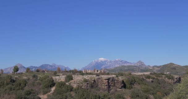 Aspendos ruiner upp på kullen. Forntida staden Pamphylia — Stockvideo