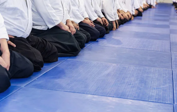 People in kimono and hakama on martial arts training — Stock Photo, Image