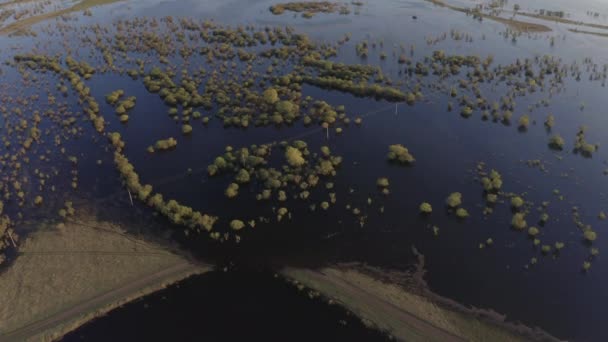 Drohnenaufnahmen vom Hochwasser im Frühjahr — Stockvideo