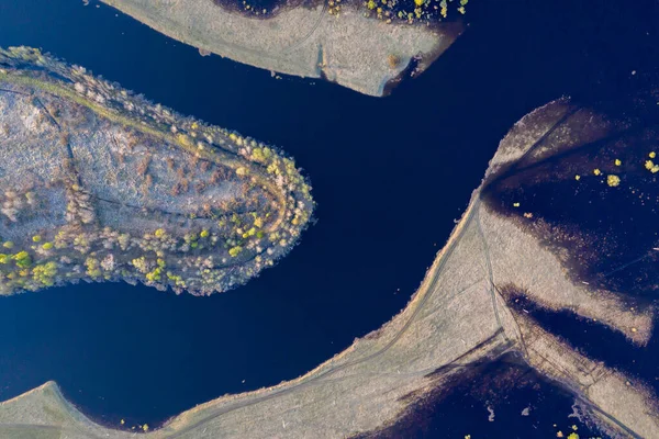 Сценический вид с воздуха на высокую воду в весеннее время — стоковое фото