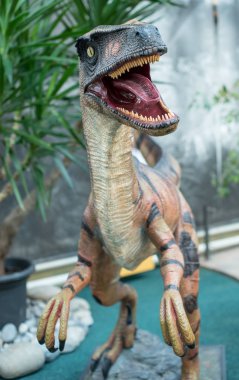 Dinozor growls açık ağızlı