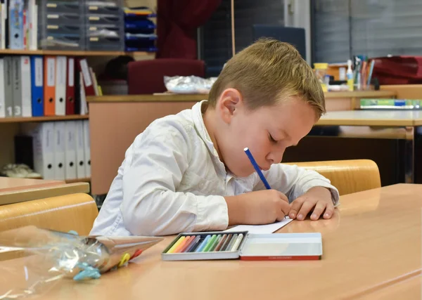 Little Boy Sitting Classroom Starting School Year — Stock Photo, Image