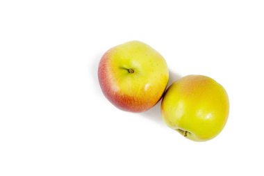 İzole kırmızı yeşil elma