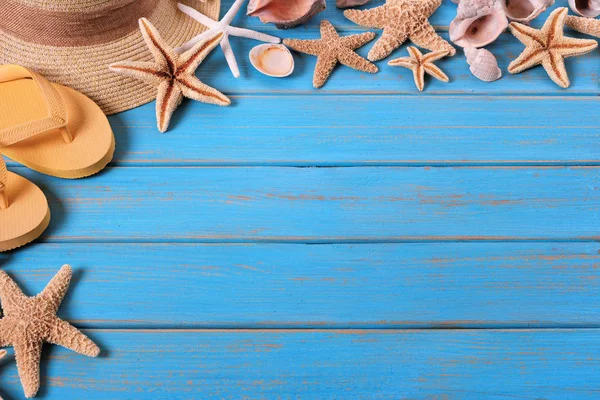 热带海滩夏天海星翻转拖鞋背景边框 — 图库照片