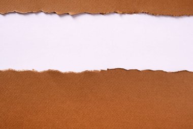 Yırtık kahverengi kağıt şerit başlık arka plan çerçeve