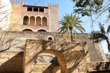 Palma Mallorca Almudaina kings palace yan giriş Bahçe