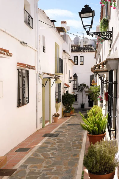 Típico Andalucia España antiguo pueblo casas encaladas — Foto de Stock