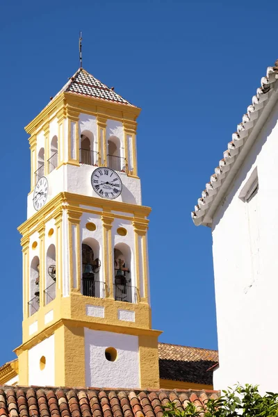 Campanario del casco antiguo de Marbella —  Fotos de Stock