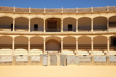 Ronda, Endülüs, İspanya - 16 Mart 2019 : Ronda, İspanya'daki tarihi boğa güreşinin iç ve oturma galerisi