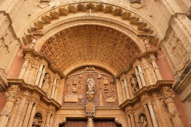 Ön giriş Palma Mallorca gotik katedral Santa Maria La Seu