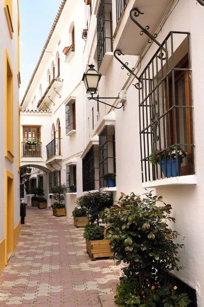 Marbella casco antiguo Andalucia España típico pueblo español casas encaladas —  Fotos de Stock