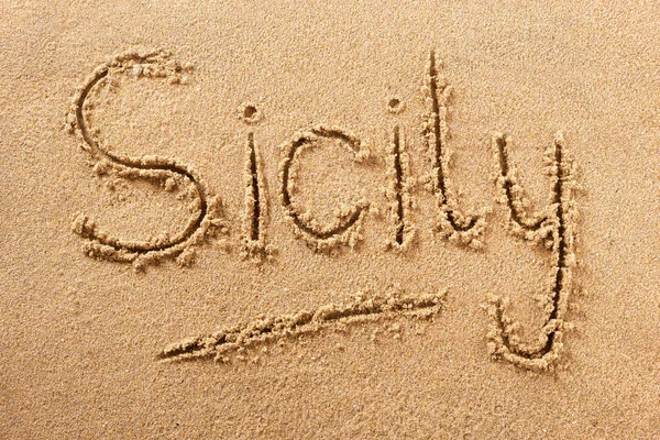 Sicilia playa manuscrita arena mensaje — Foto de Stock