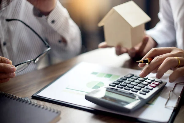 Veri analizi veya house için pazarlama banka kredi iş finace raporunu okuyun