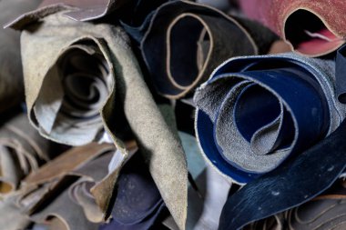 deri renk rulo malzeme stok için Grup ayakkabı çanta yapmak