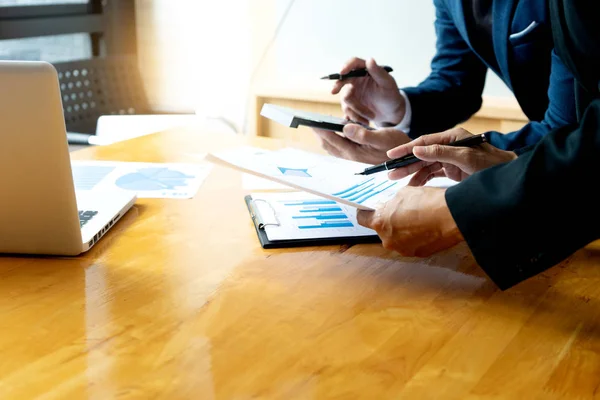 Groep Bijeen Kamer Hebben Lcd Scherm Wand Teamwerk Data Analyses — Stockfoto