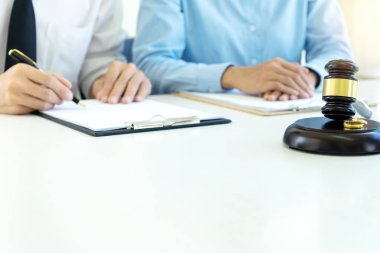 Karı koca evlen yasalardan ile tablo talk işte Yargıç, yüzük denge tokmak Haritayı göster   