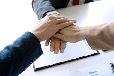 El Grubu birlikte olmak