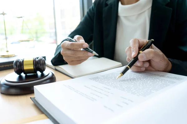 Lawyer or judge gavel with balance work with client — Stock Photo, Image