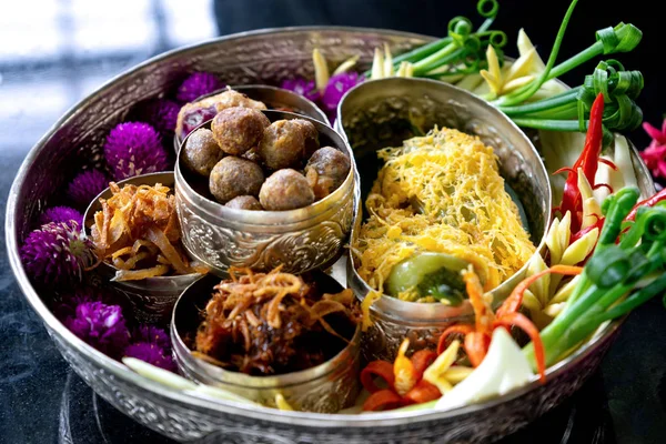 Reis in Eiswasser thailändischem Essen alten Stils — Stockfoto