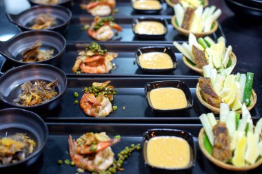 Akşam yemeğinde Tayland yemeği için hazır olun. 