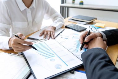 İş adamı, ofis personeli koçu.