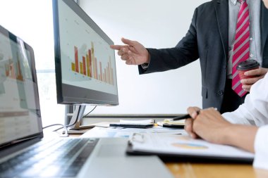 İş adamı, ofis personeli koçu.