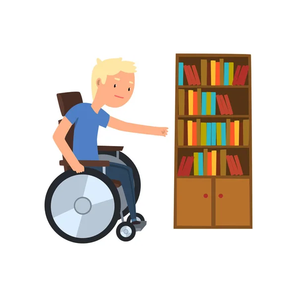 Hombre discapacitado en silla de ruedas junto al vector de la estantería Ilustración sobre fondo blanco — Archivo Imágenes Vectoriales