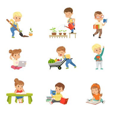 Çok güzel küçük çocuklar, kitap okuma ve Bahçe kümesindeki şirin okul öncesi çocuklar öğrenme çalışma eğitim ve Bahçe illüstrasyonlar beyaz bir arka plan üzerinde vektör