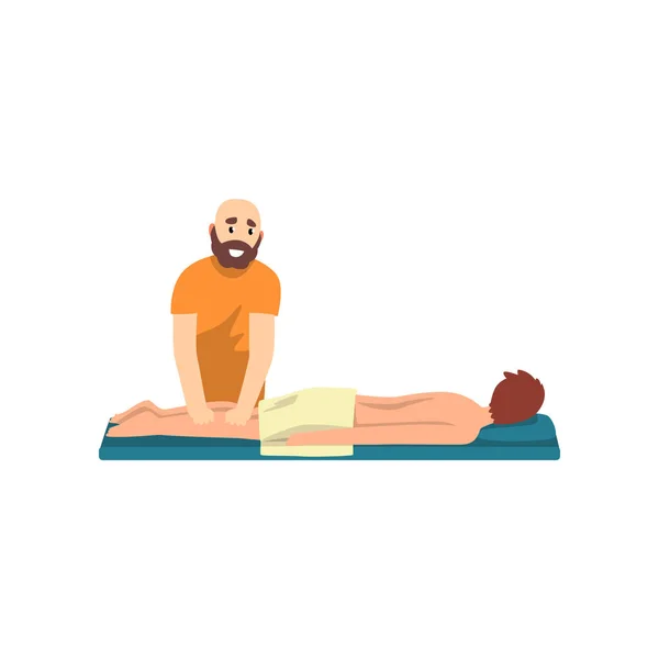 Hombre terapeuta haciendo masaje de piernas a hombre joven, cuidado de rehabilitación y fisioterapia tratamientos vector Ilustración sobre un fondo blanco — Archivo Imágenes Vectoriales