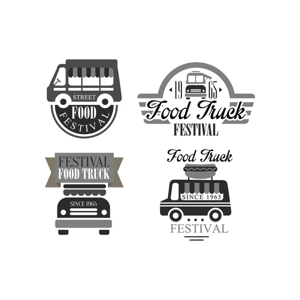 Set di modelli di logo originali per il festival del food truck. Emblemi vettoriali monocromatici con furgoni e scritte — Vettoriale Stock