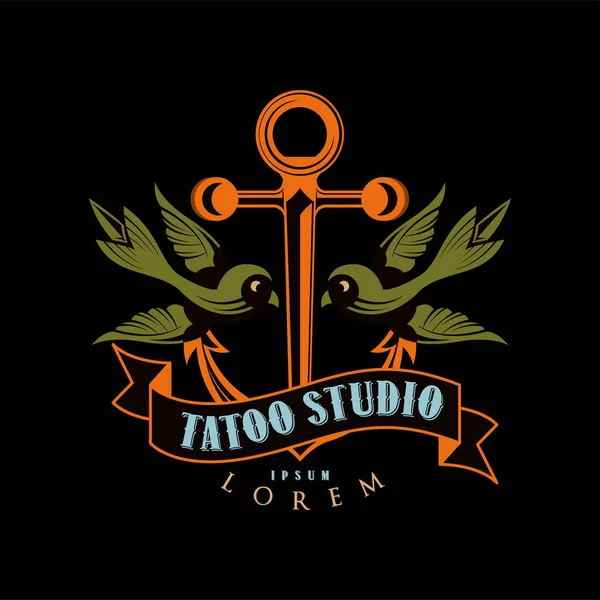 Studio λογότυπο σχεδιασμό τατουάζ, ρετρό στυλ έμβλημα με άγκυρα και πουλιά διανυσματικά εικονογράφηση — Διανυσματικό Αρχείο