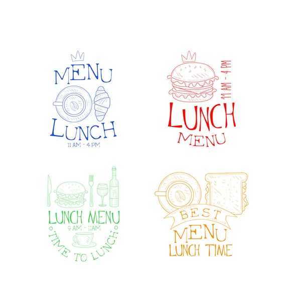 4种不同颜色的午餐标志的矢量集。素描风格的标志模板与美味的汉堡, 咖啡杯与三明治和牛角面包 — 图库矢量图片