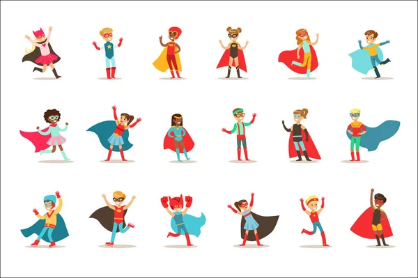 Barn låtsas har superkrafter klädd i superhjälte dräkter med uddar och masker uppsättning leende tecken — Stock vektor
