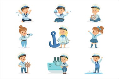 Denizciler küçük çocuklarda kostümleri oyuncaklar sevimli çizgi film karakterleri ile oynarken denizler, yelken rüya