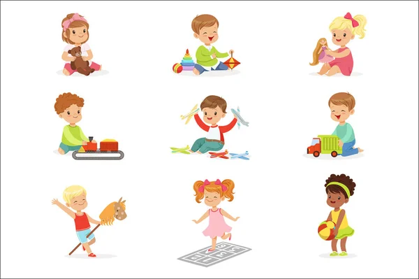 Słodkie dzieci bawiące się z różnych, zabawki i gry zabawy na dzieciństwa korzystających. — Wektor stockowy