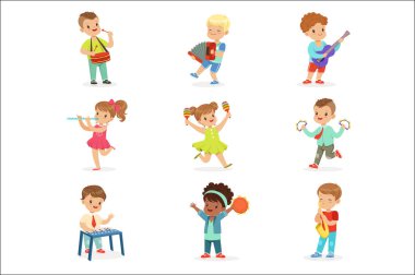 Dans ve müzik aletleri, oynayan sevimli çocuk etiket tasarımı için ayarlayın. Ayrıntılı renkli çizimler karikatür