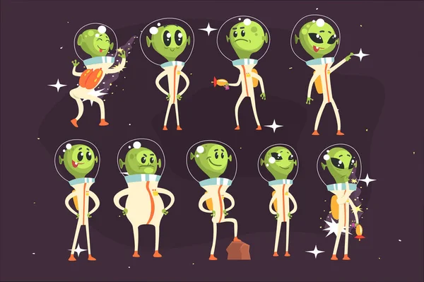 Schattige vreemdelingen In ruimtepakken, ruimteschip bemanning van kleine groene mannetjes Funny Cartoon tekens In witte Outfit — Stockvector