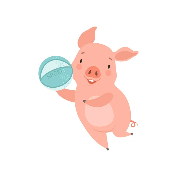 Niedliches kleines Schwein, das mit Ball spielt, lustige Ferkel-Cartoon-Figur, die lustige Vektorillustration auf weißem Hintergrund hat — Stockvektor