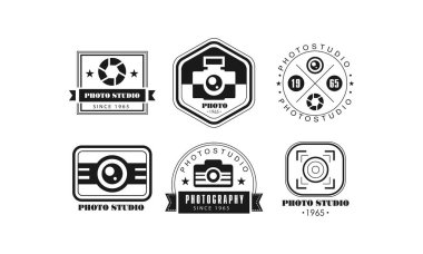 Set fotoğraf stüdyo logo, fotoğraf siyah retro rozet vektör çizim beyaz bir arka plan