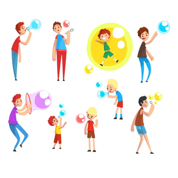 Erwachsene und Kinder pusten Seifenblasen, Menschen haben Spaß Cartoon-Vektor-Illustration auf weißem Hintergrund — Stockvektor