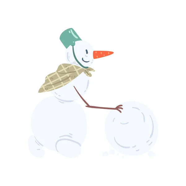Забавный снеговик катит снежок, рождественские и новогодние праздники украшения элемент векторной иллюстрации на белом фоне — стоковый вектор