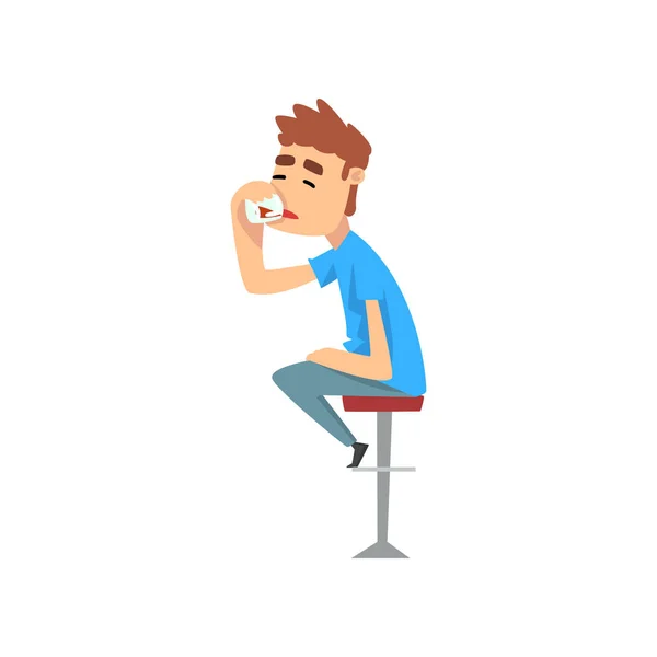 Joven borracho sentado en un bar y bebiendo, personaje chico bebiendo alcohol vector Ilustración — Archivo Imágenes Vectoriales