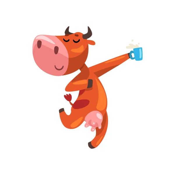 Divertida vaca marrón con taza de leche que se divierte, personaje de dibujos animados de animales de granja, elemento de diseño se puede utilizar para la publicidad, paquete de leche, vector de alimentos para bebés Ilustración — Vector de stock