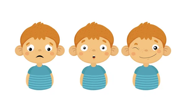 Flache Vektor-Reihe von Jungen, die unterschiedliche Emotionen zeigen. Verärgertes, überraschtes und lächelndes Gesicht mit zwinkerndem Auge — Stockvektor
