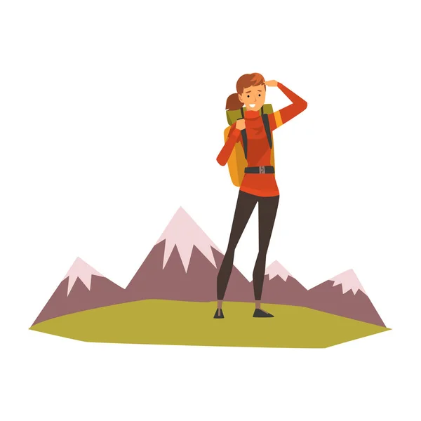 Улыбающаяся молодая женщина с рюкзаком, летним горным пейзажем, приключениями на свежем воздухе, путешествиями, походами, походами или экспедицией — стоковый вектор