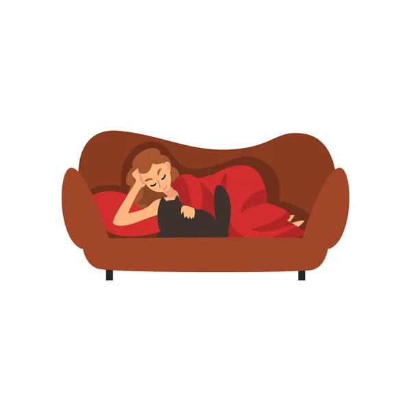 Dziewczyna leży na kanapie pod koc i głaskanie kota, młoda kobieta wydatków Weekend w domu i relaks, odpoczynek w domu wektor ilustracja — Wektor stockowy