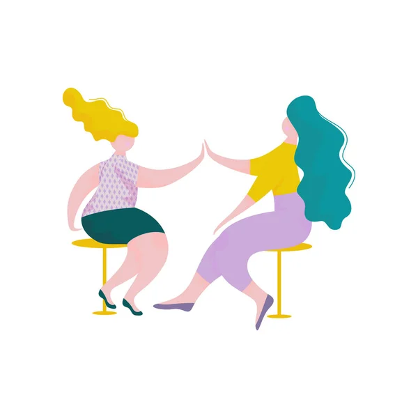 Twee mooie mollige meisjes Vector zitten op stoelen en het geven van High Five to Each Other, vrouwelijke personages met menselijke interactie, Fun, vriendschap, Teamwork, samenwerking illustratie — Stockvector