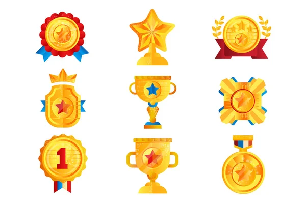 Jeu de prix d'or, divers trophées et emblèmes de prix, bouclier d'or, médaille, tasse et vecteur étoile Illustrations sur fond blanc — Image vectorielle